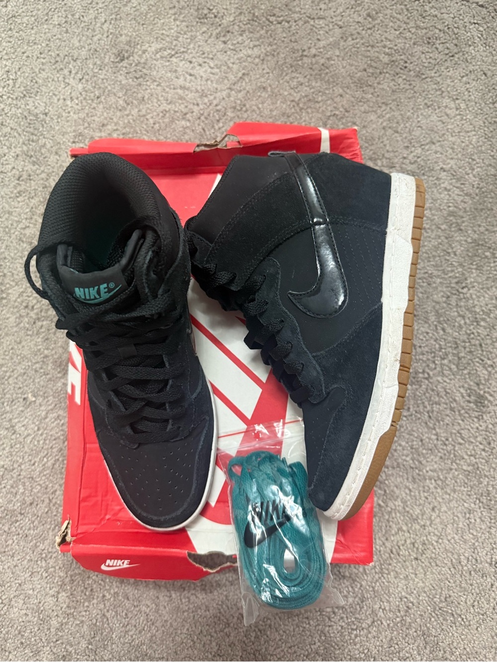 Women’s Sz 7.5 Nike Black High-Top Sneakers with Gum Outsole